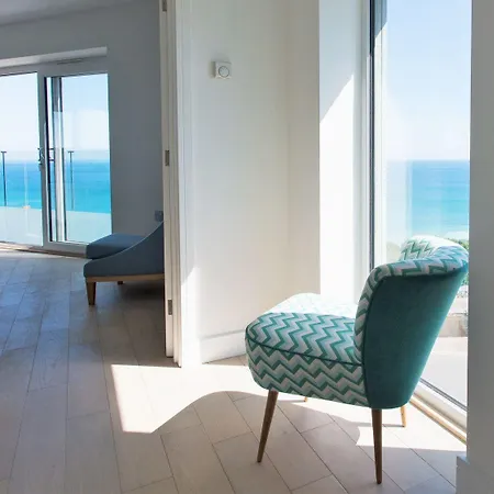 Apartment 7 Atlantic Watch *